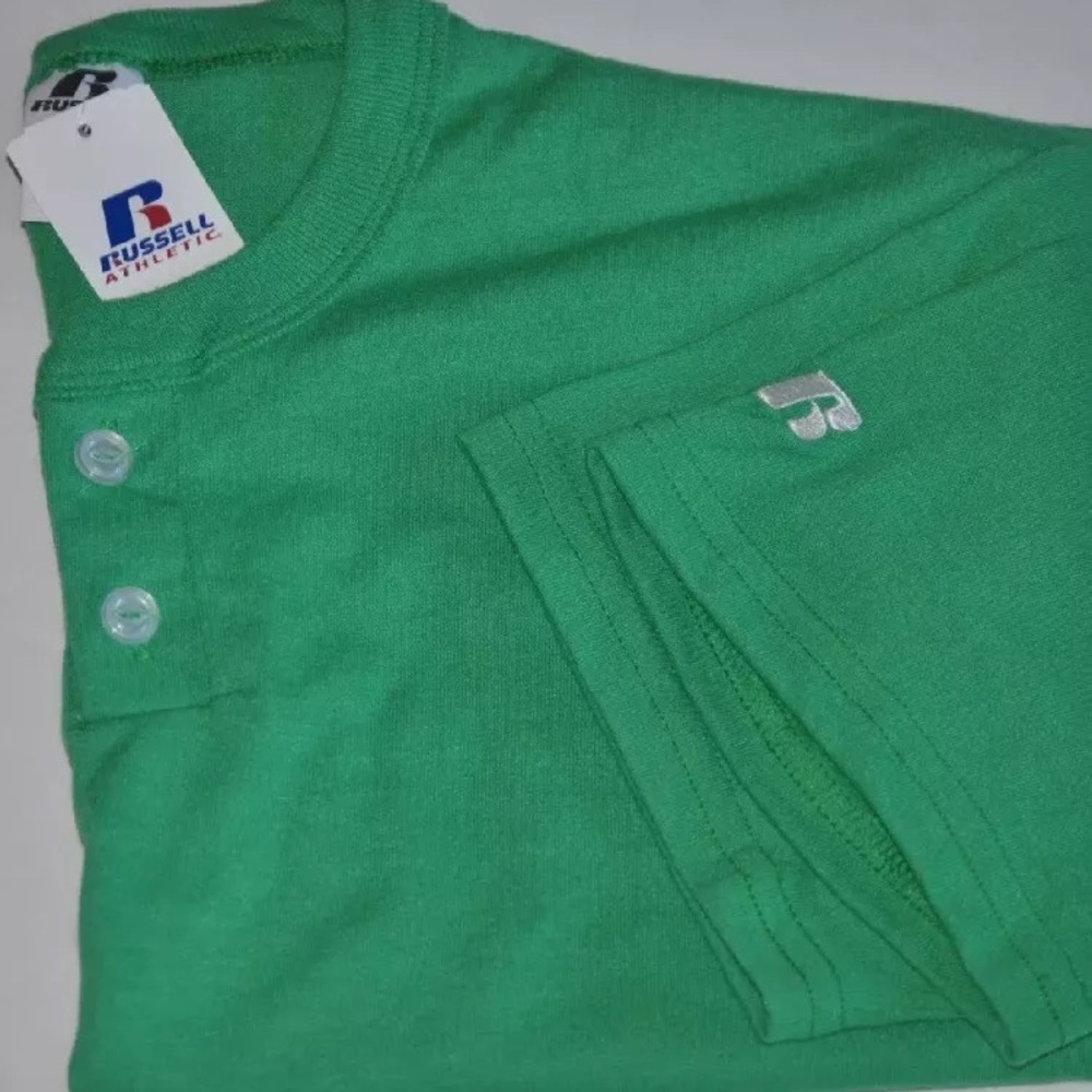 Russell {Small} Green Three Buttons (Brand New)